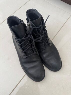 Camper Iman Black Leather Ankle Boots - 37